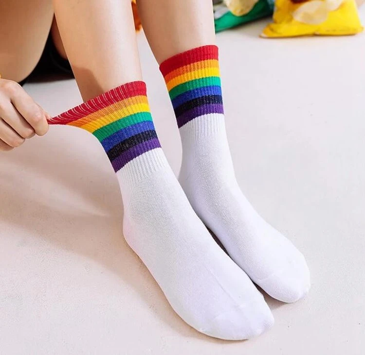 Calcetines arcoíris para niñas
