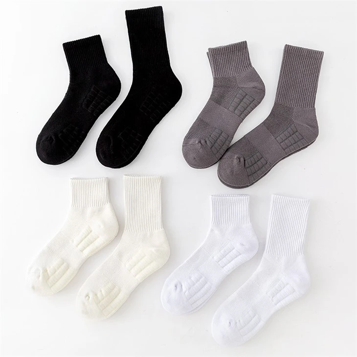 Calcetines deportivos de algodón para hombre con parte inferior de toalla y diseño de tubo medio